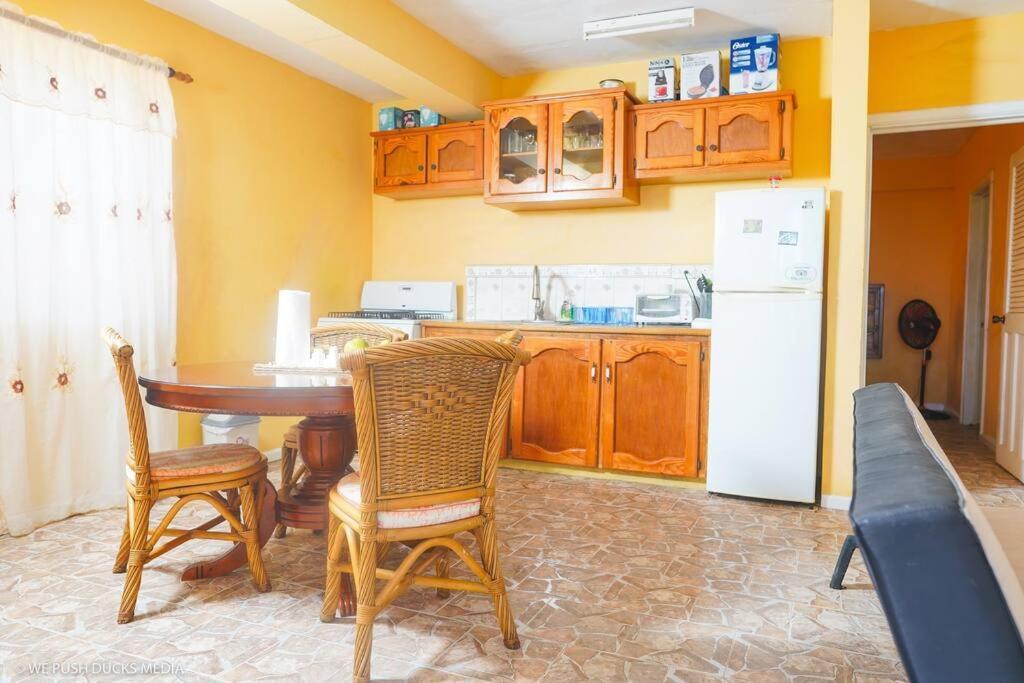 Belle View-Tulip Apartment Laborie Exterior photo