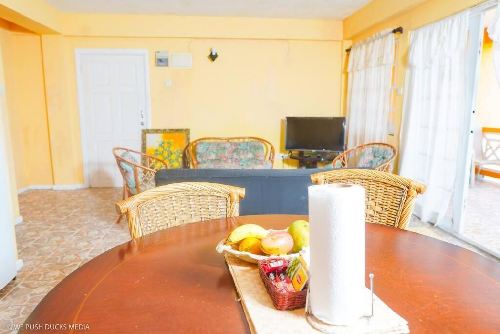 Belle View-Tulip Apartment Laborie Exterior photo